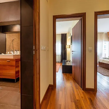 Victoria Secret - Central With View