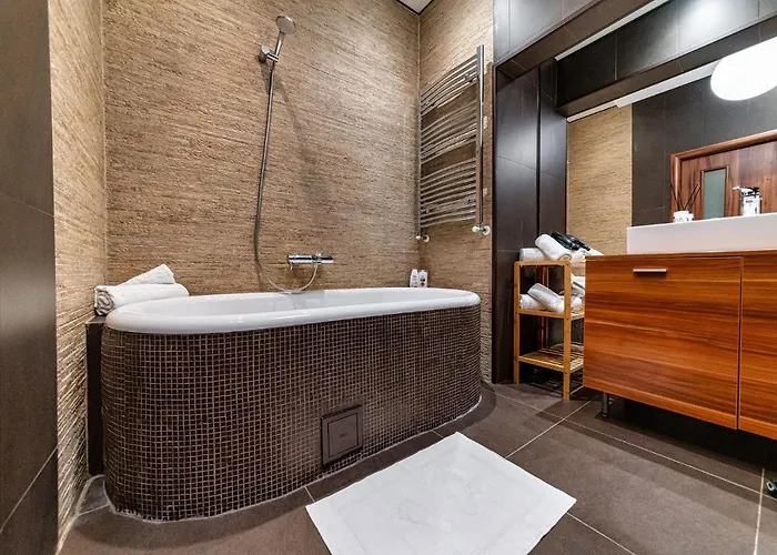 Victoria Secret - Central With View Apartment