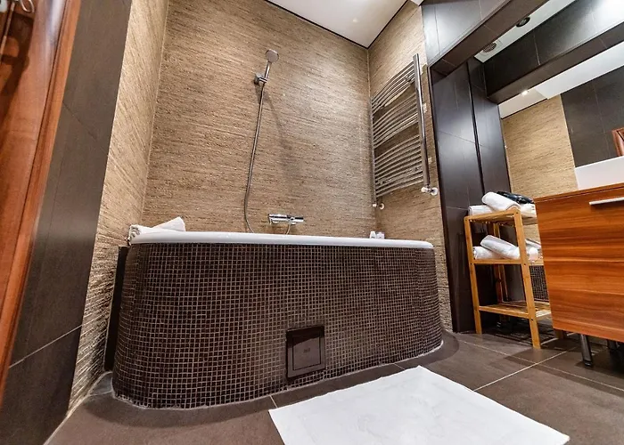 Victoria Secret - Central With View Apartment