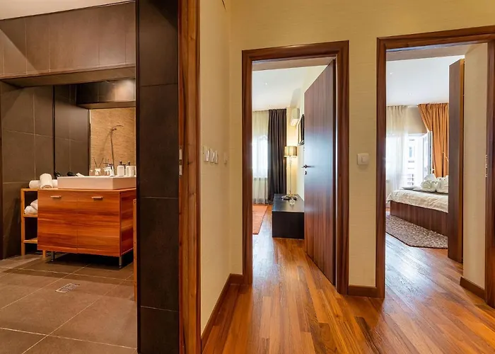 Victoria Secret - Central With View