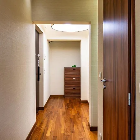 Victoria Secret - Central With View Apartment